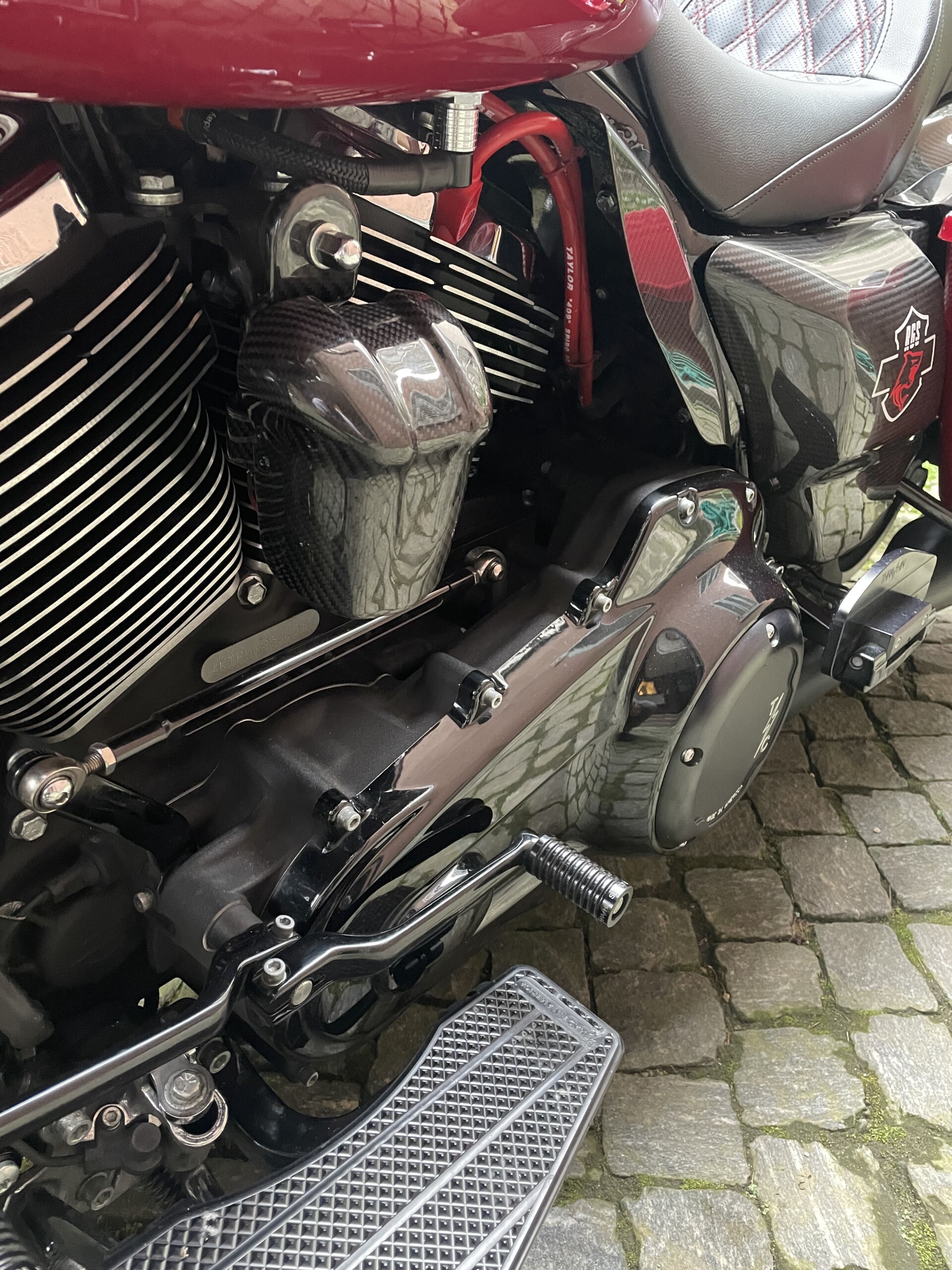 Bagger's life ® | Handmade carbon fiber horn cover & bracket 8 Bagger's Life - Handmade Carbon horn cover